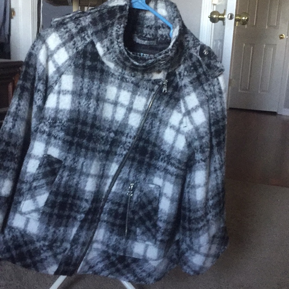 GUESS NWNT plaid  jacket